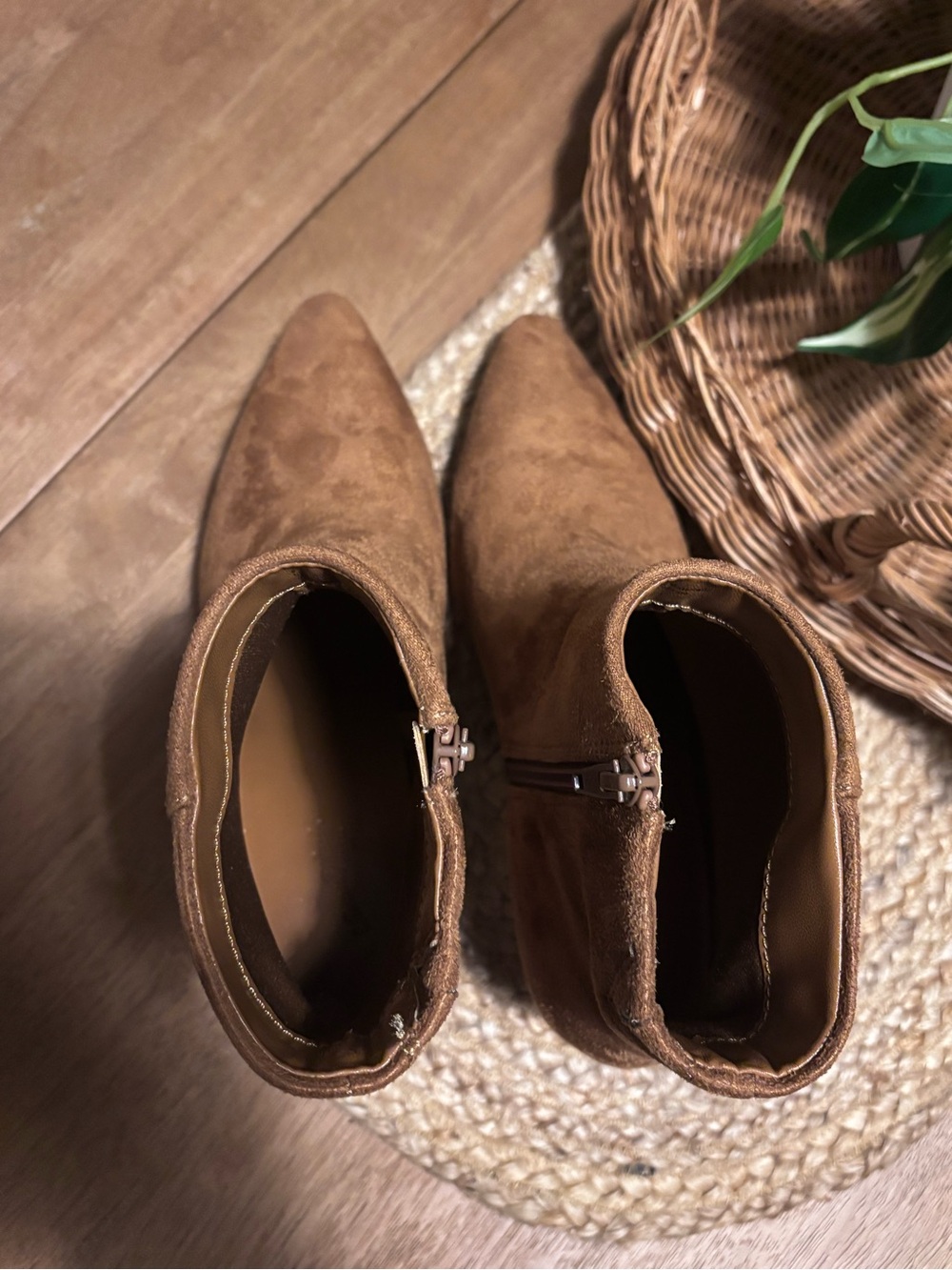 Universal Thread Brown Pointed Toe Suede Ankle Boots Kitten Heels - Picture 5 of 9